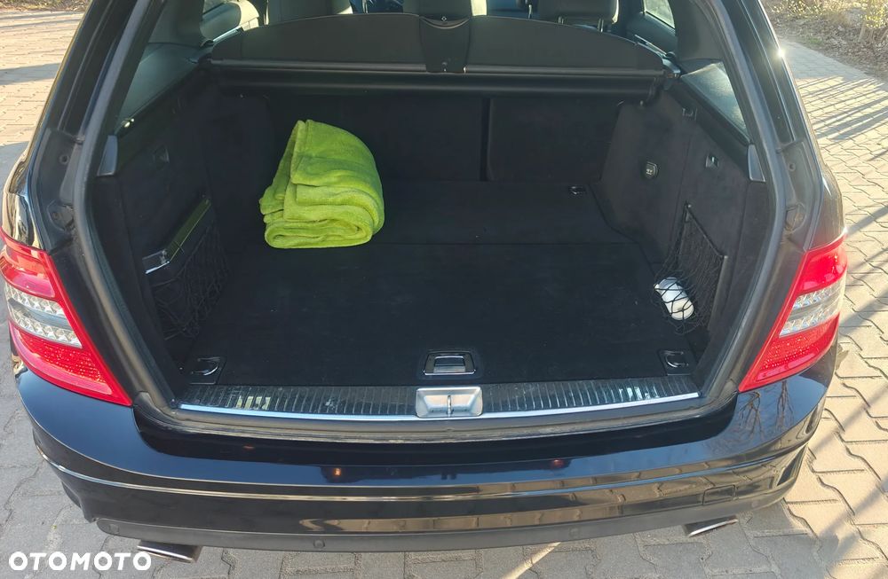 Mercedes-Benz Klasa C 320 CDI 7G-TRONIC Avantgarde - 31