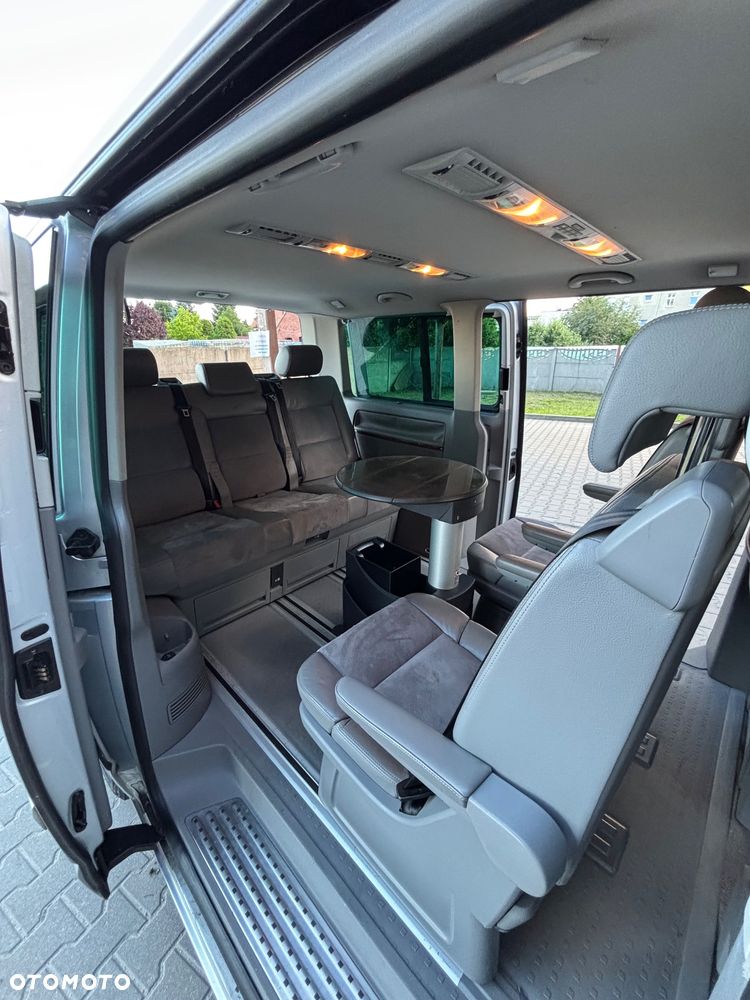 Volkswagen Multivan - 25