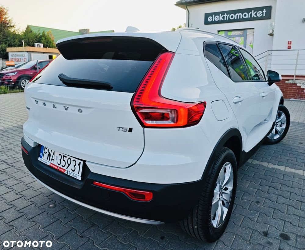 Volvo XC 40 T5 AWD Momentum Pro - 24