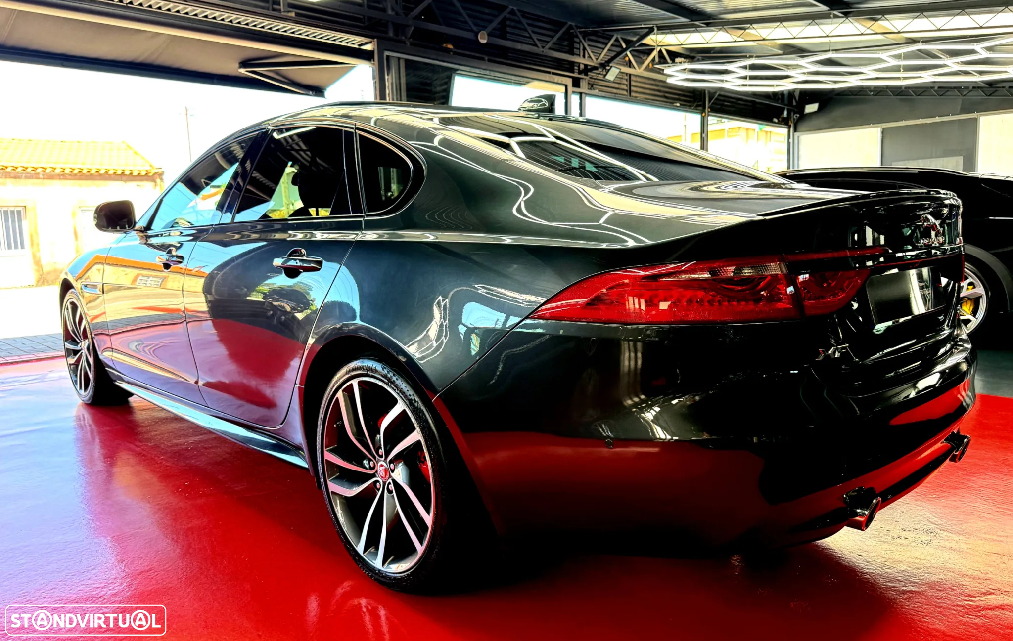 Jaguar XF 3.0 TDV6 300 Sport - 8