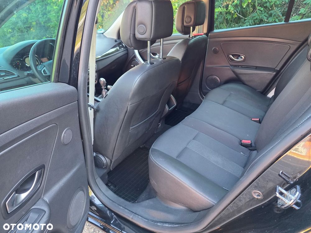 Renault Megane TCe 130 Bose Edition - 10