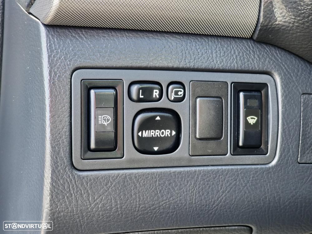 Toyota Avensis SW 2.2 D-4D Sol+P.Multimédia - 10