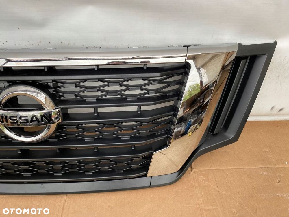 NISSAN NV 400 10- ATRAPA GRILL NA CHROM ORYGINALNA - 3