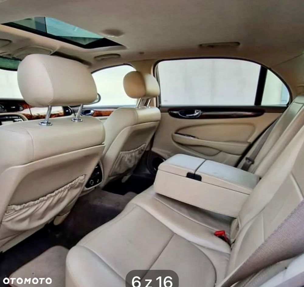 Jaguar XJ XJ8 4.2 LWB Executive - 7