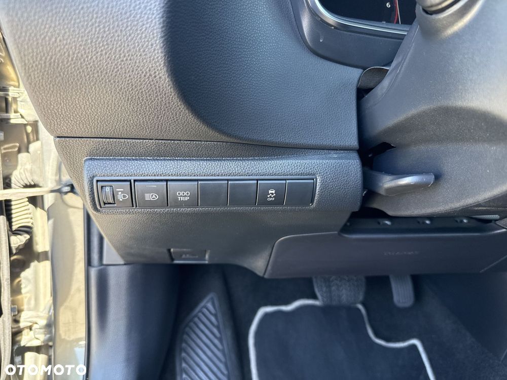 Toyota Corolla 1.8 Hybrid Comfort - 17