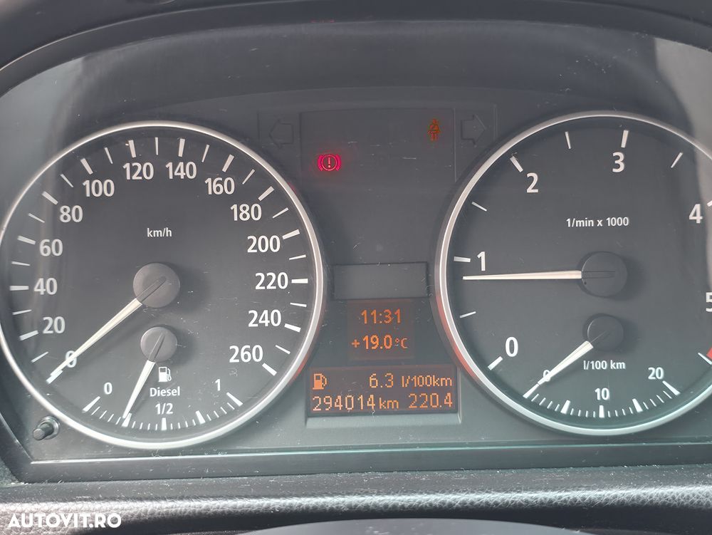 BMW Seria 3 318d - 16