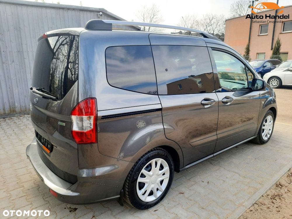 Ford Tourneo Courier - 12