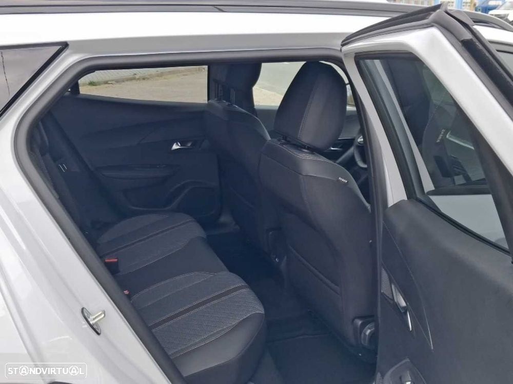 Peugeot 2008 1.2 PureTech Allure - 10