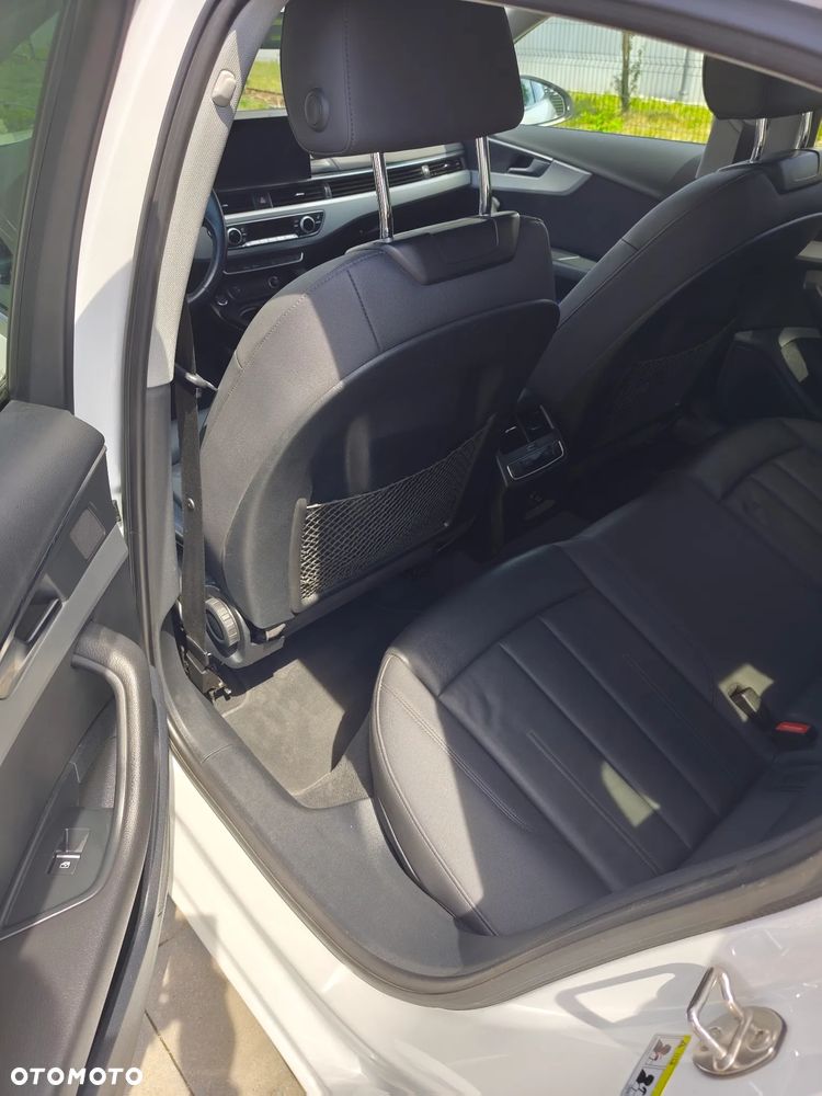 Audi A4 Limousine - 11