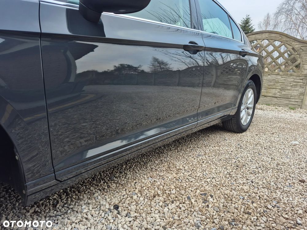Volkswagen Passat 2.0 TDI BMT Comfortline - 15