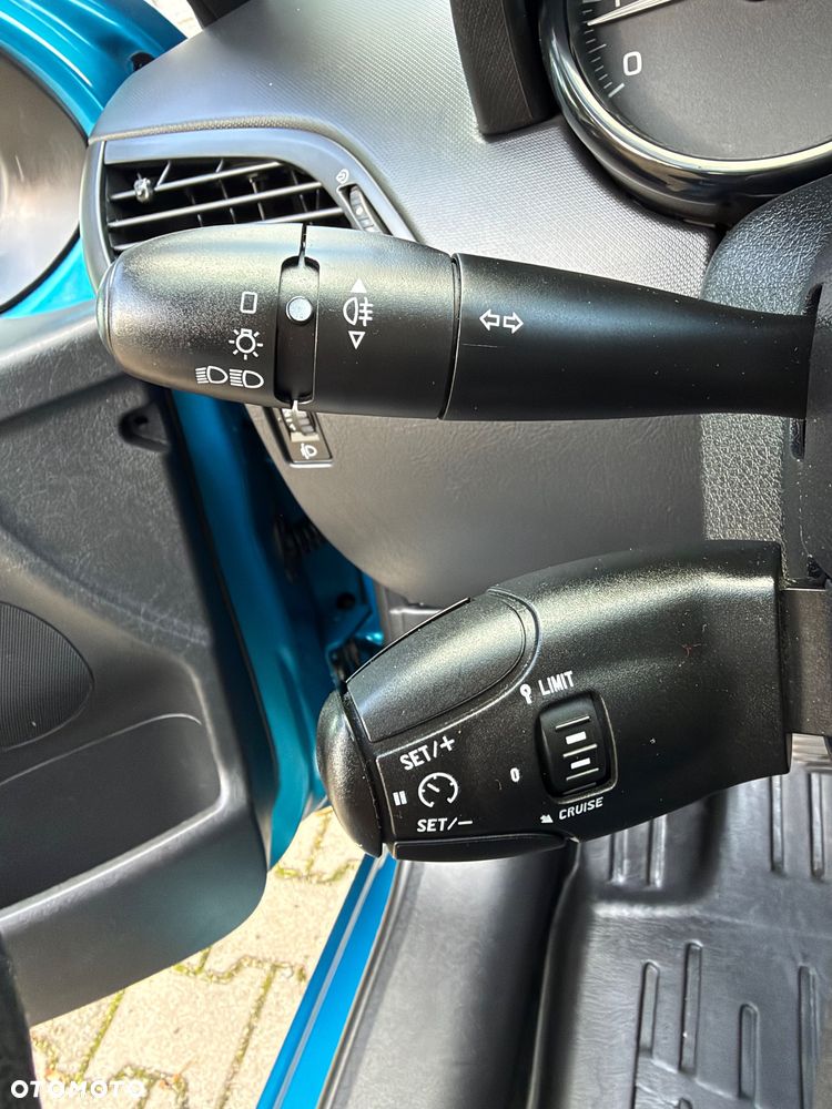 Peugeot 207 - 33