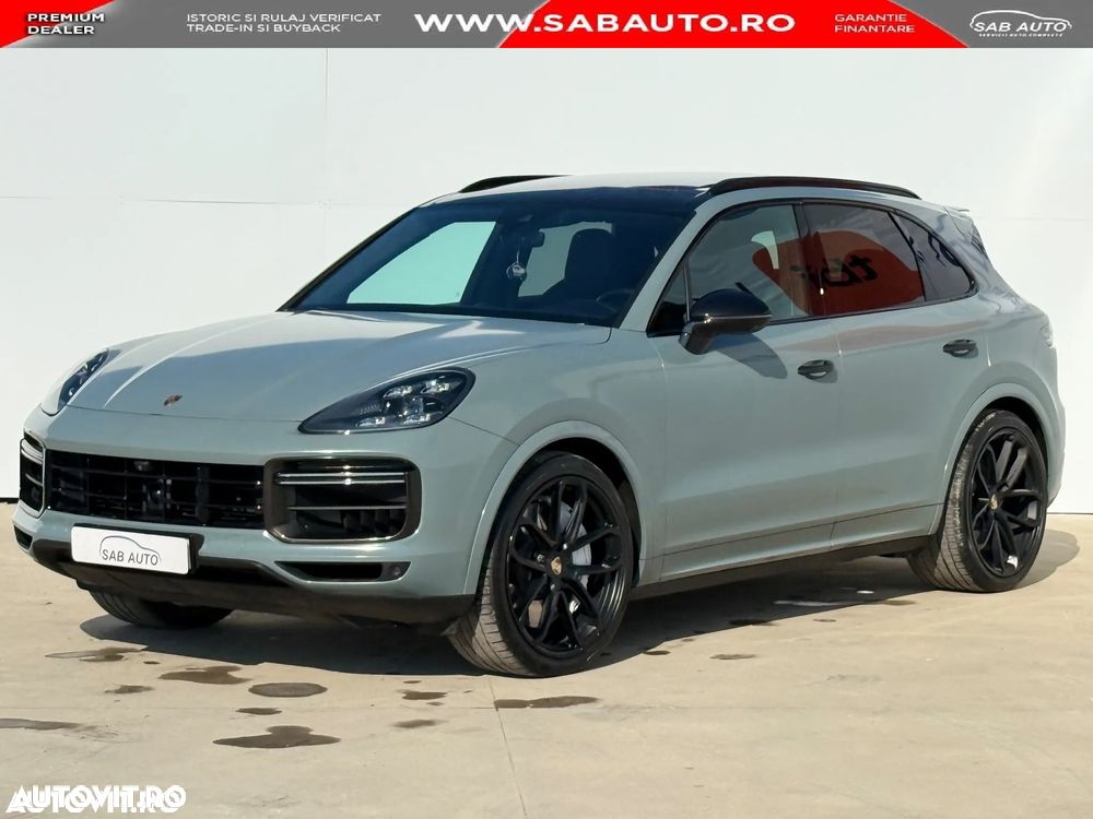 Porsche Cayenne - 1