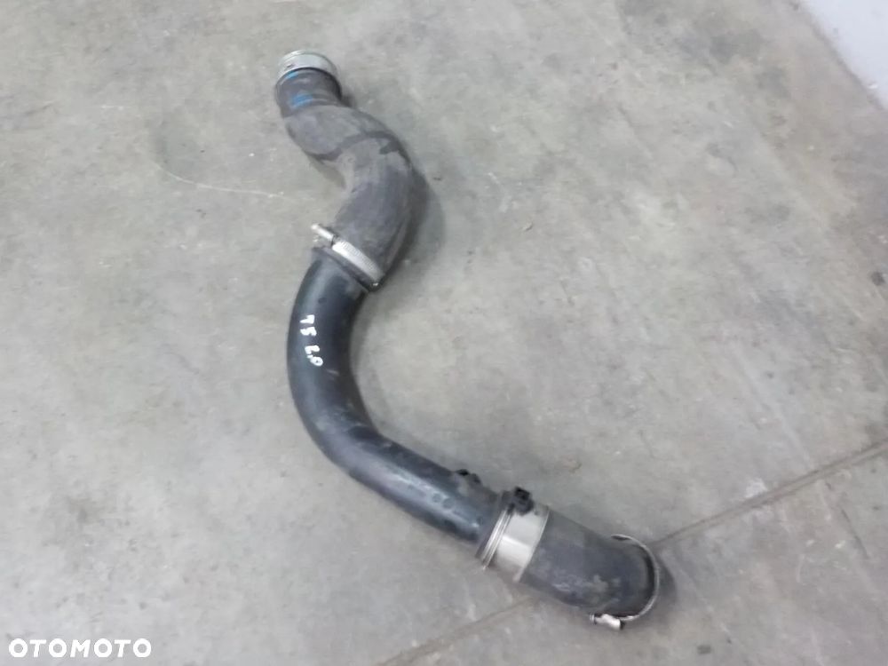 VW T5 2.0 TDI RURA WAŻ PRZEWÓD POWIETRZA TURBINY 7E0145762C - 2