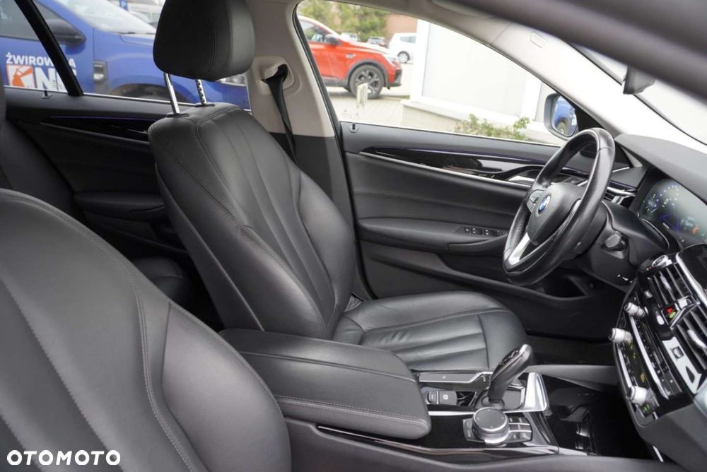 BMW Seria 5 520d Sport Line sport - 12