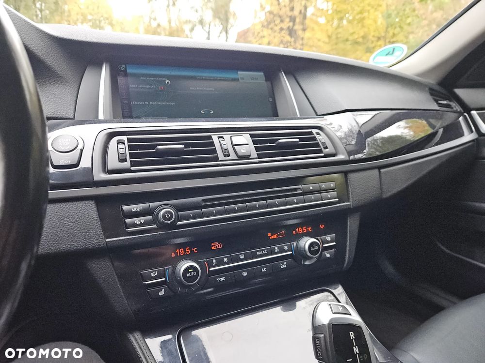 BMW Seria 5 520d Luxury Line - 17