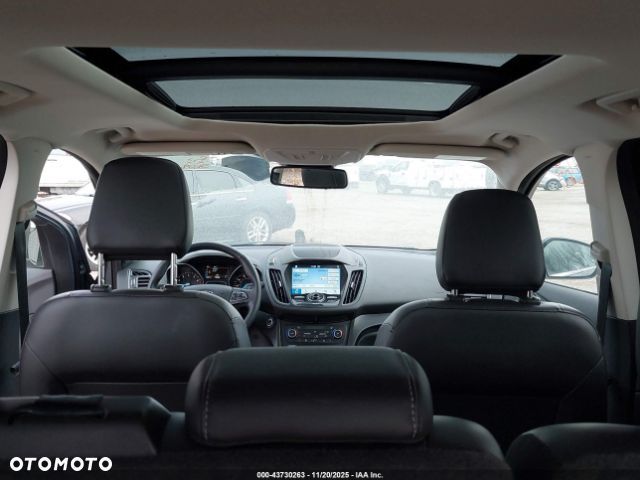 Ford Escape 2.0 EcoBoost AWD Titanium - 11