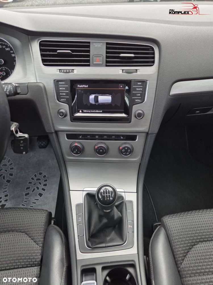 Volkswagen Golf - 17