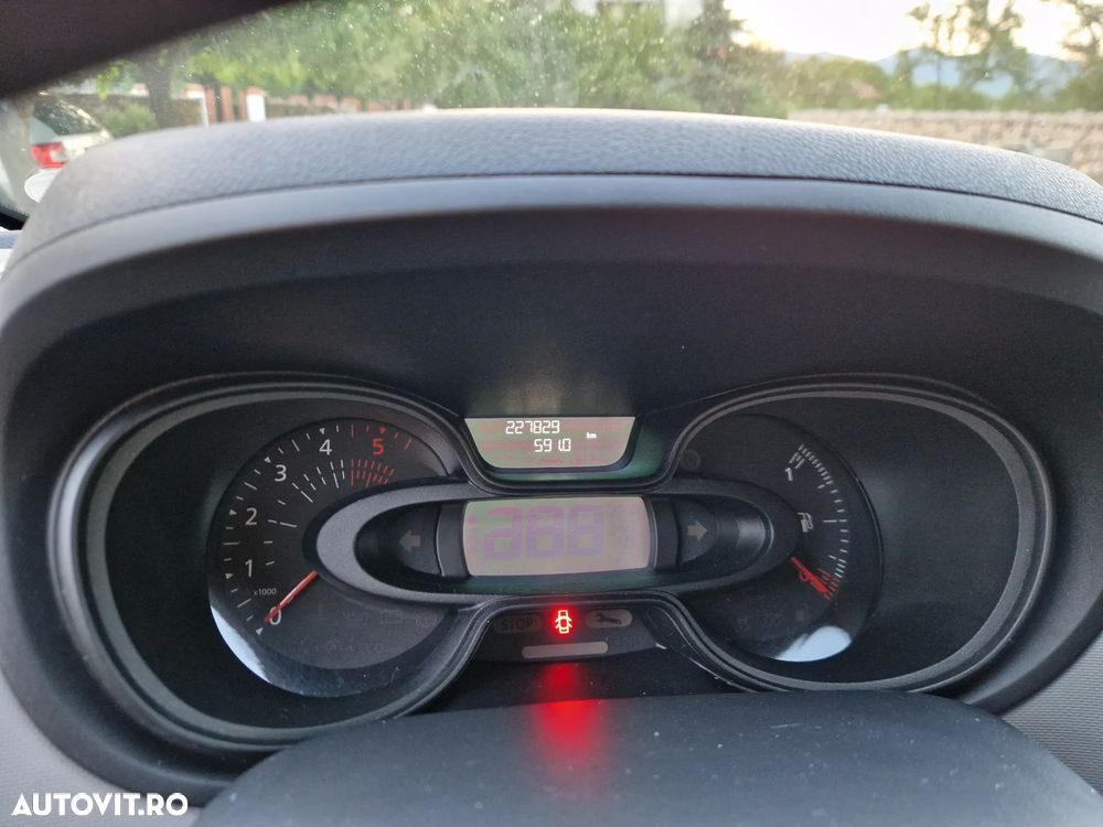 Renault Trafic - 15