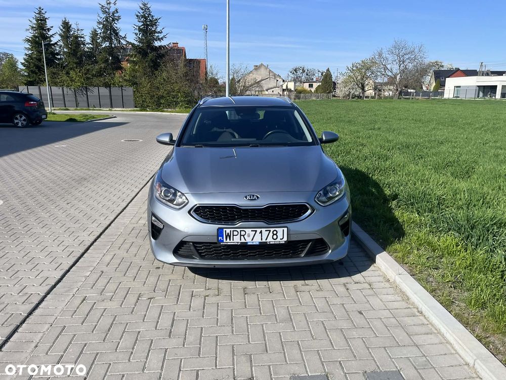 Kia Ceed 1.6 CRDi mHEV M - 4