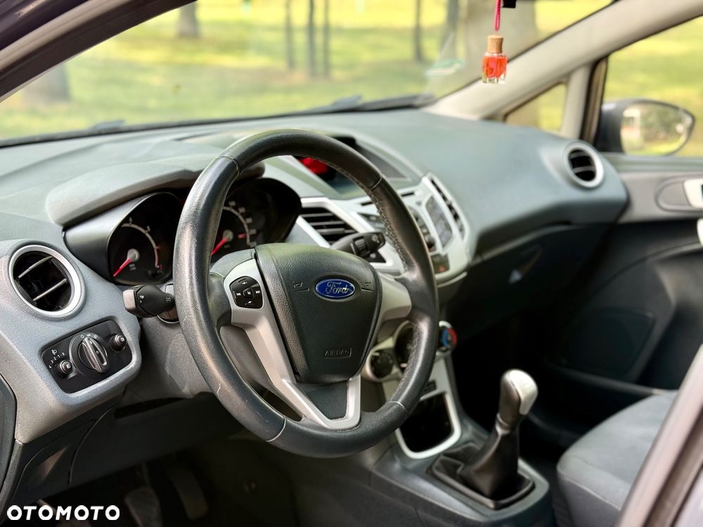 Ford Fiesta 1.25 Champions Edition - 13