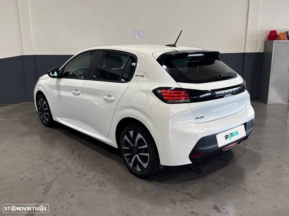 Peugeot 208 - 6