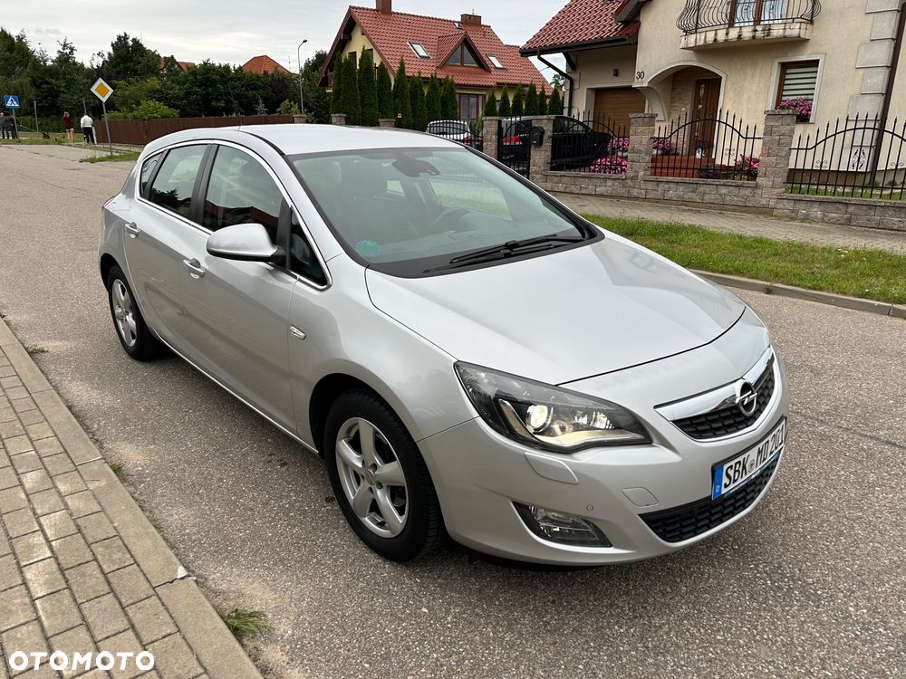 Opel Astra 1.4 Turbo Cosmo - 4