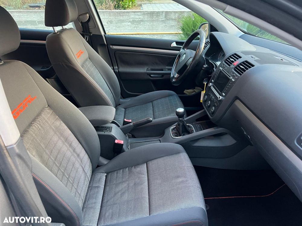 Volkswagen Golf - 5