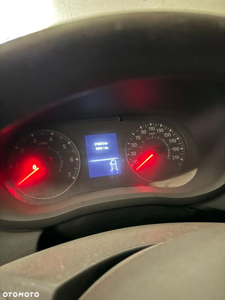 Nissan NV400 - 4
