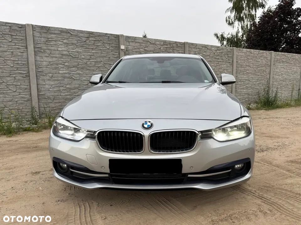 BMW 3 Series 2016 photo 3