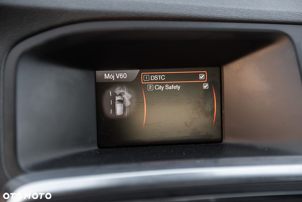 Volvo V60 2.0T Summum - 25