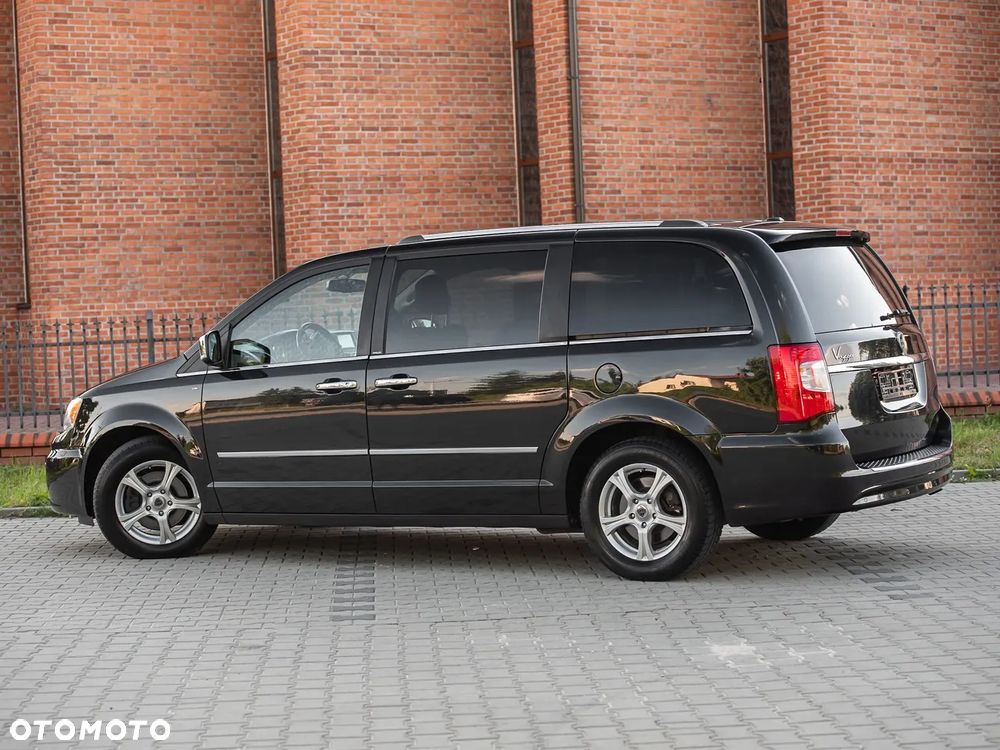 Lancia Voyager - 10