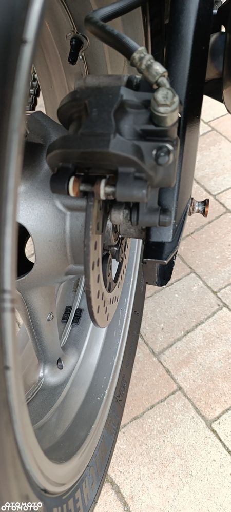 Suzuki GSX - 23
