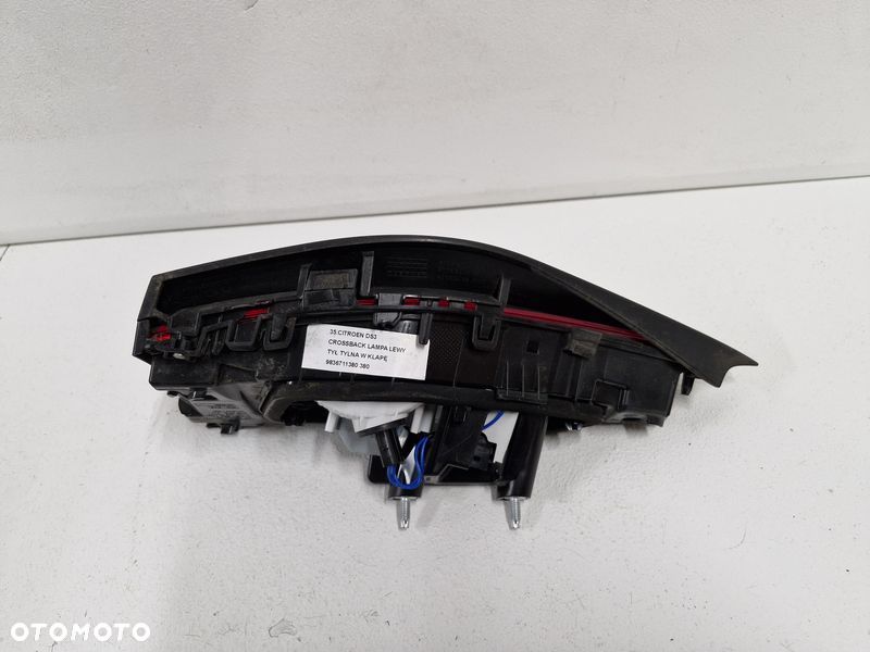 CITROEN DS3 CROSSBACK LAMPA LEWY TYŁ TYLNA W KLAPĘ 9836711380 - 5
