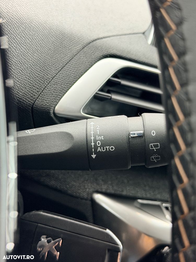 Peugeot 3008 1.2 PureTech Turbo S&S GT-Line - 9