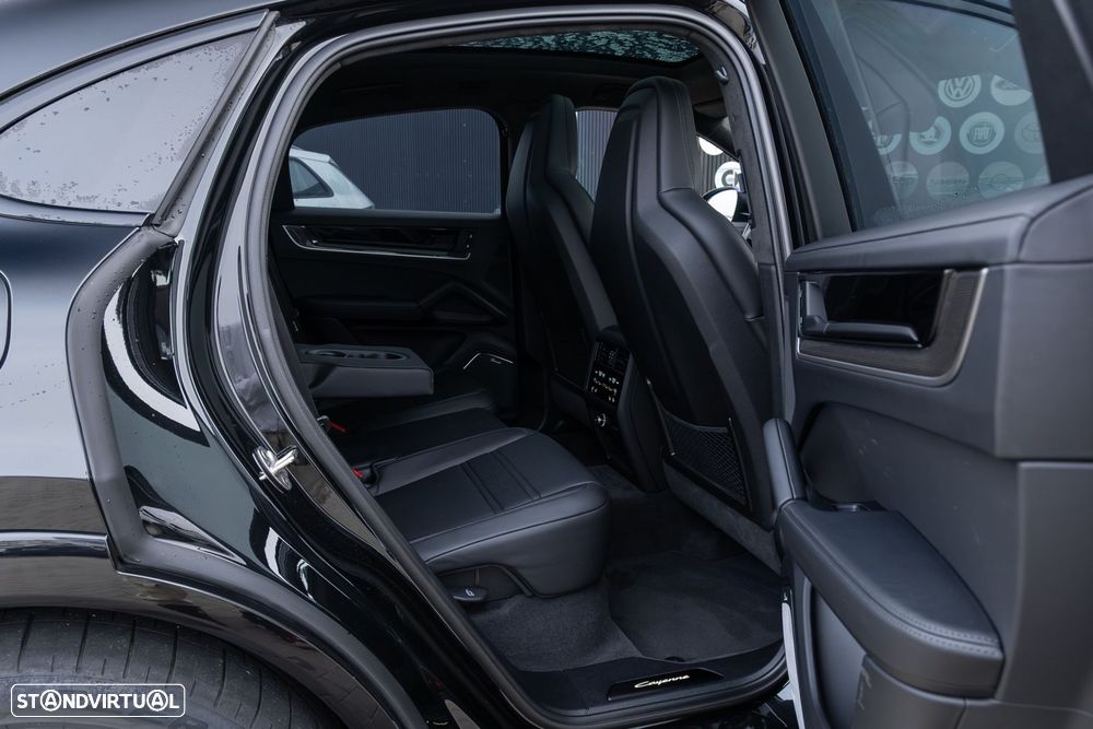 Porsche Cayenne Coupé Turbo E-Hybrid - 24