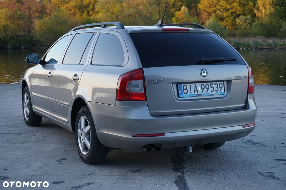 Skoda Octavia 1.6 TDI DPF 4x4 Ambition - 8