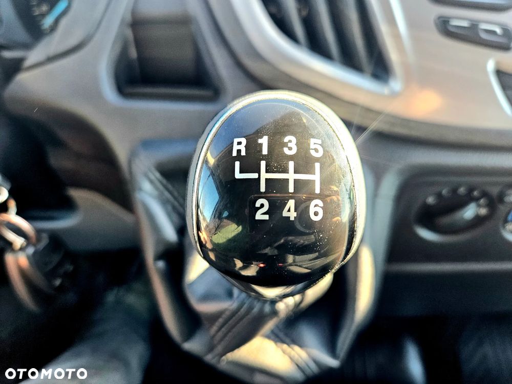Ford Transit - 25