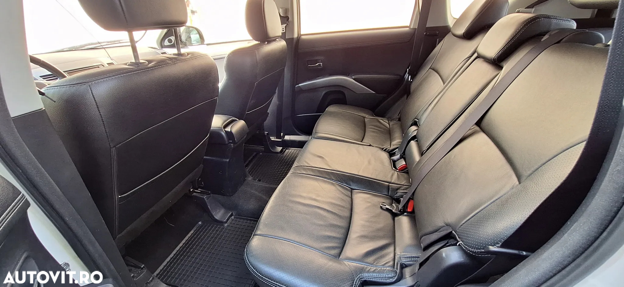Mitsubishi Outlander - 6