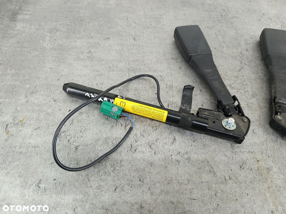 ZAPINKI, SPINKI PASA PRZÓD KOMPLET OPEL ASTRA H 13130023  602218900 - 3