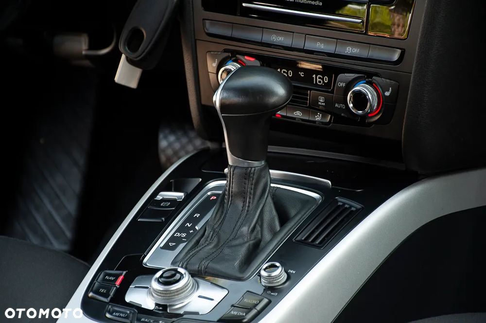 Audi A4 Avant 2.0 TDI DPF clean diesel multitronic Ambiente - 28