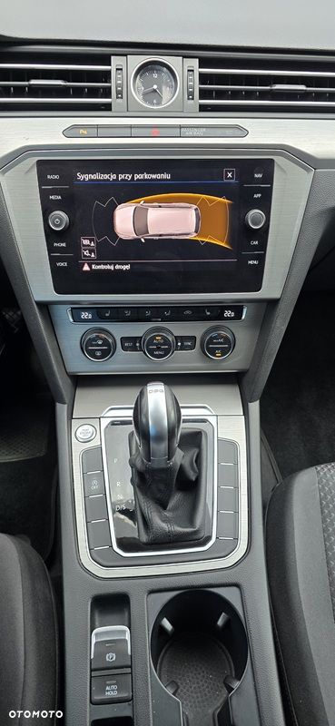 Volkswagen Passat 2.0 TDI SCR Comfortline DSG - 16