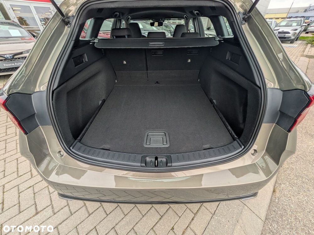 Toyota Corolla 1.8 Hybrid Comfort - 24