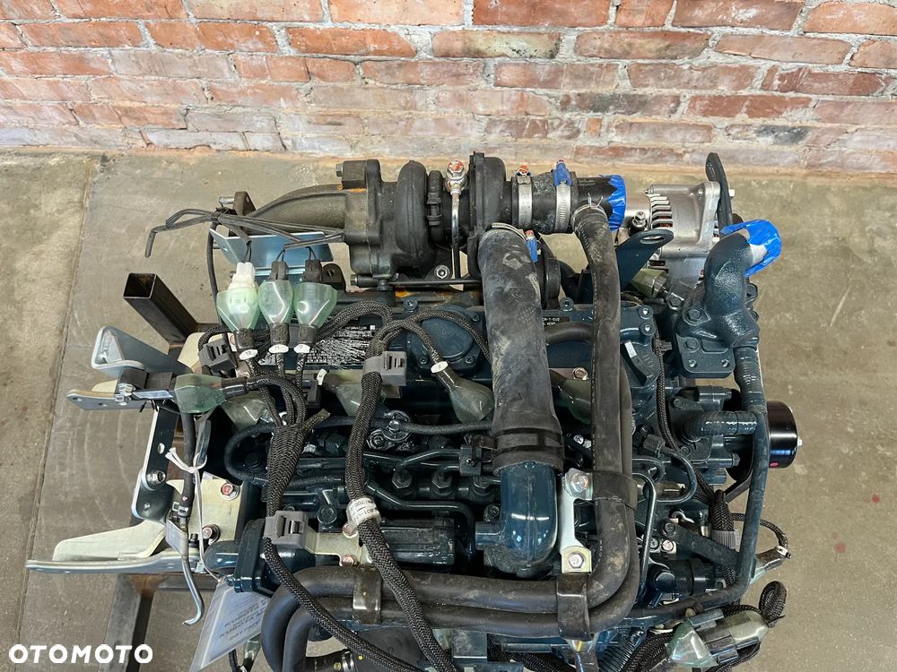 FV23% Silnik Kubota V2403-T Nowy Kompletny - 10