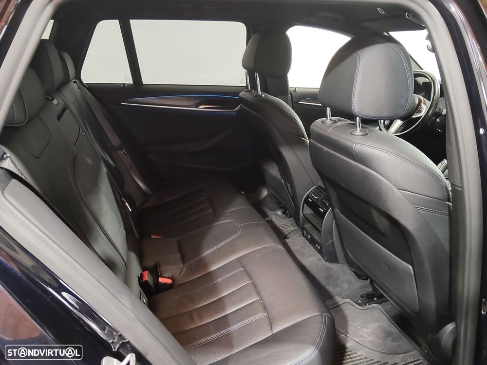 BMW 530 e Pack Desportivo M - 4