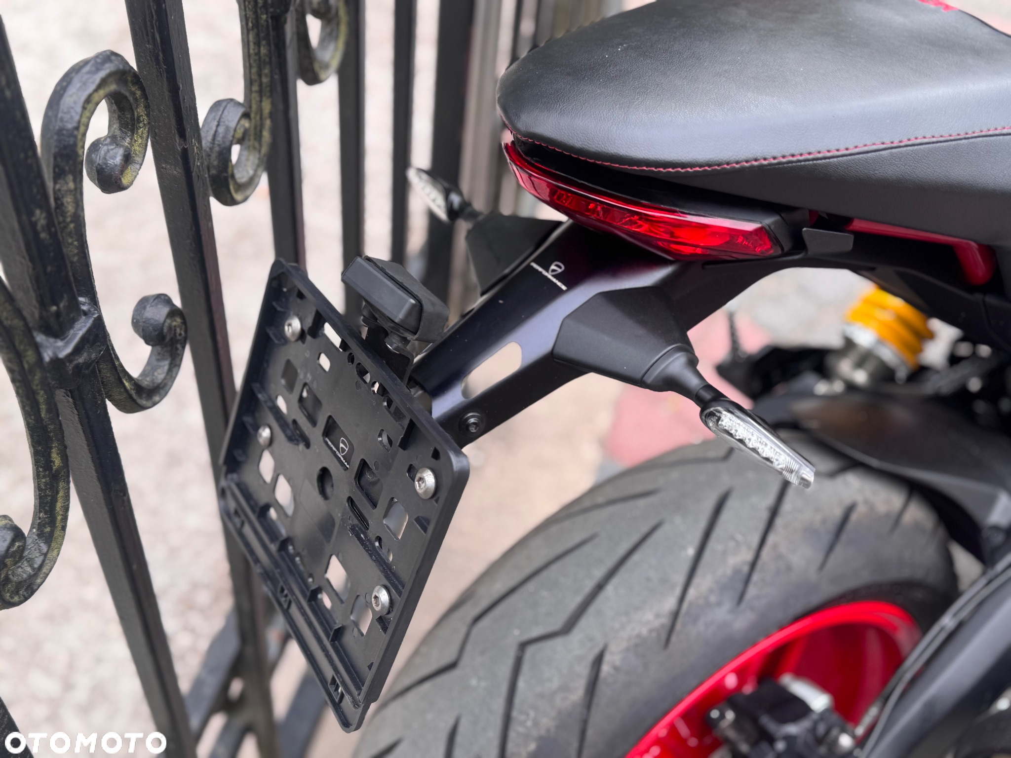 Ducati Monster - 23