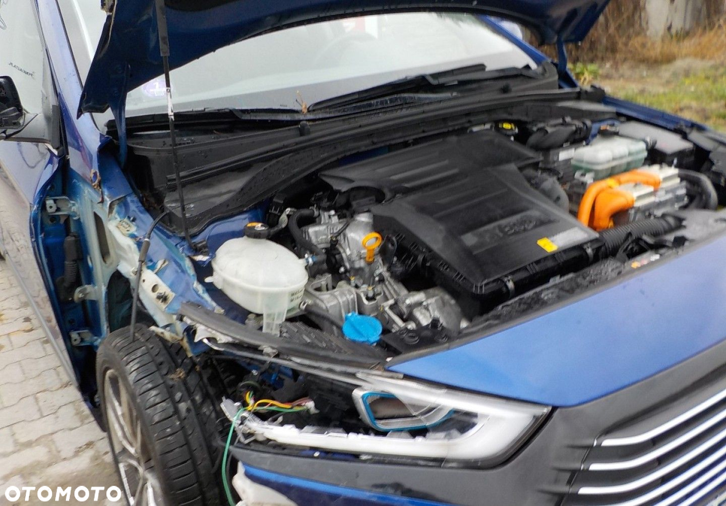 Hyundai IONIQ - 4