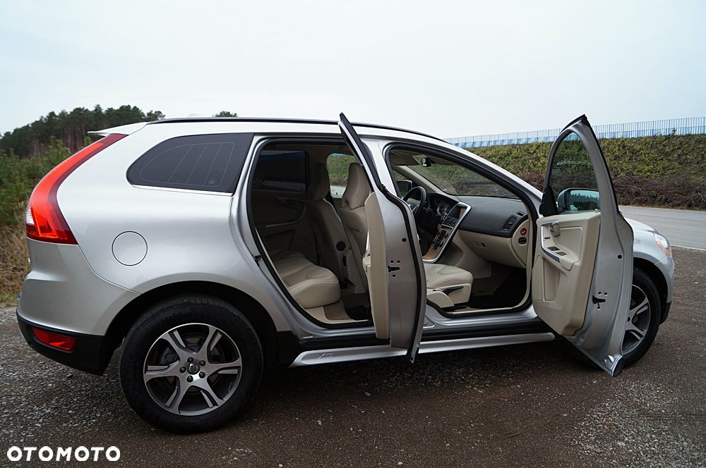 Volvo XC 60 D4 Edition Pro - 40