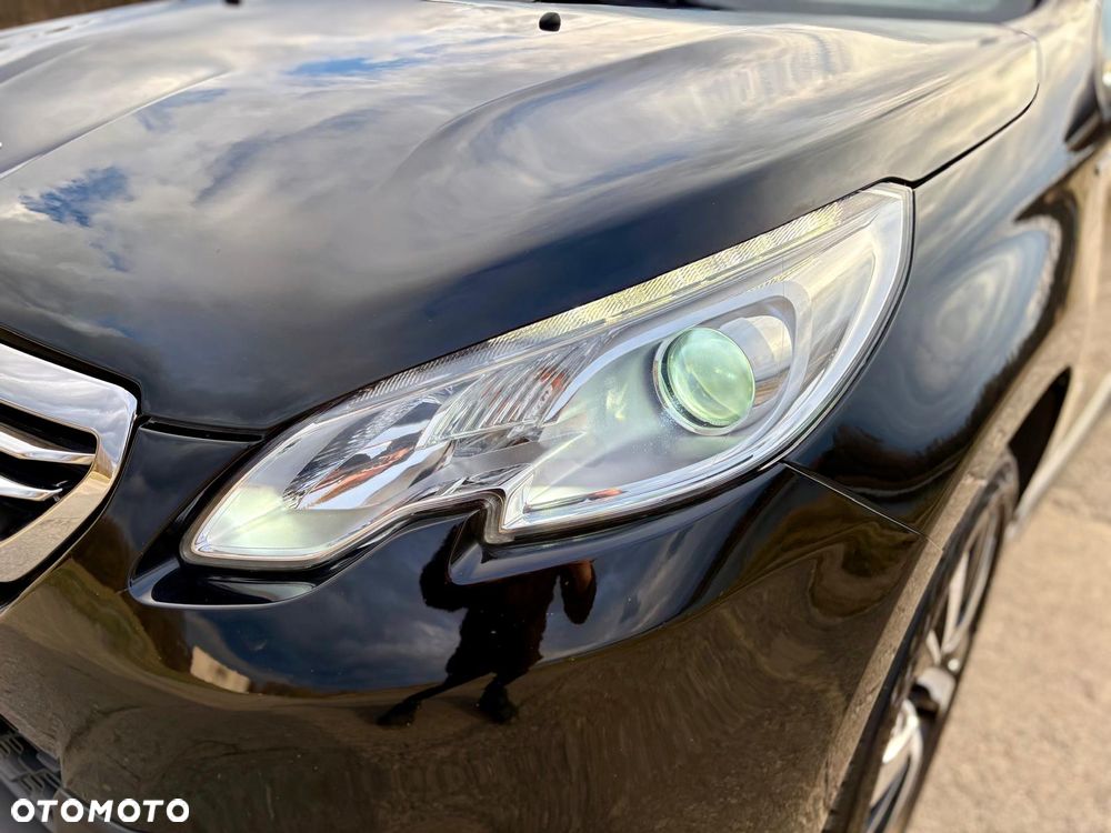 Peugeot 2008 BlueHDi 100 STOP & START Allure - 10