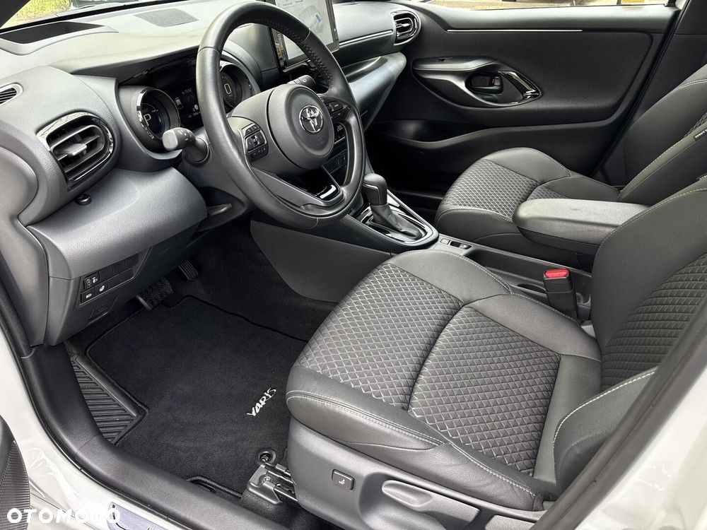 Toyota Yaris - 11