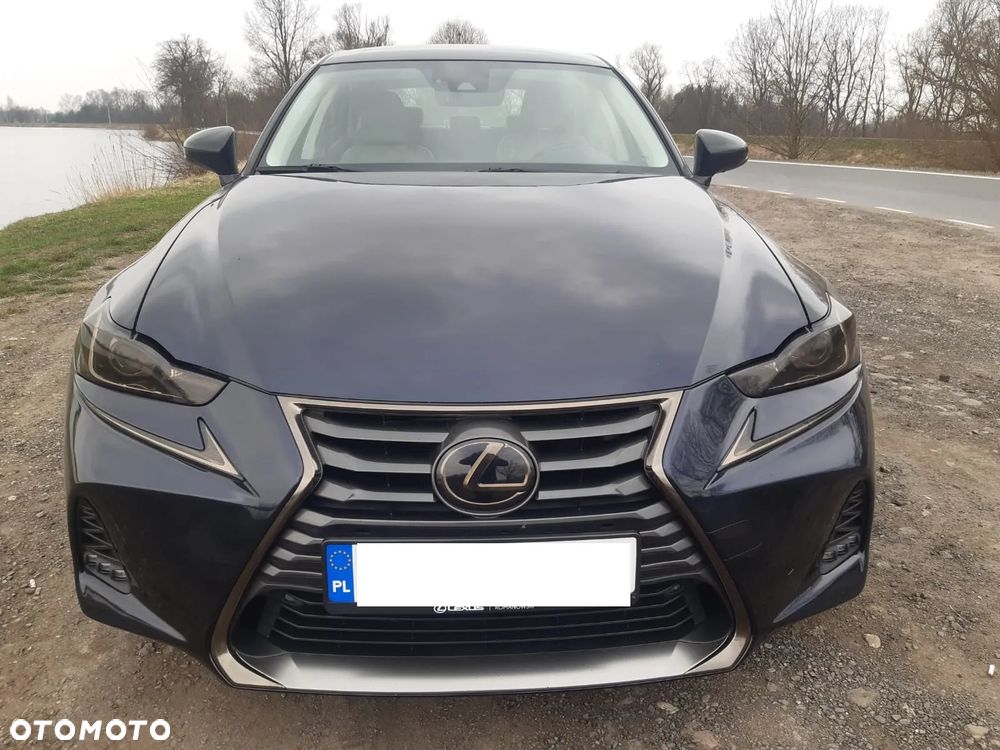 Lexus IS 300h Comfort - 9